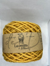 Cargar imagen en el visor de la galería, Ovillo de lana mediana I Cebolla