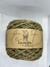 Cargar imagen en el visor de la galería, Ovillo de lana mediana | Eucaliptus