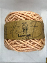 Cargar imagen en el visor de la galería, Ovillo de lana mediana | Cochinilla