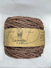 Cargar imagen en el visor de la galería, Ovillo de lana mediana | Uva y Cochinilla