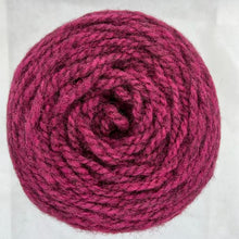 Cargar imagen en el visor de la galería, Ovillo de lana mediana | Cochinilla