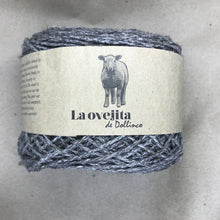 Cargar imagen en el visor de la galería, Ovillo de lana delgada | Gris Natural