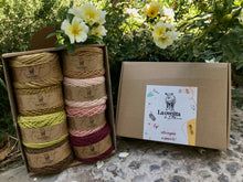 Cargar imagen en el visor de la galería, Caja de Regalo Mediana