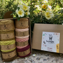 Cargar imagen en el visor de la galería, Caja de Regalo Mediana