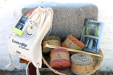 Cargar imagen en el visor de la galería, Kit de Tejido Cojín Quimán - Color Gris Pitío