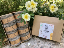 Cargar imagen en el visor de la galería, Caja de Regalo Mediana