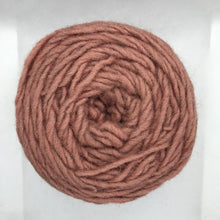 Cargar imagen en el visor de la galería, Kit de Tejido Gorro Ilihue