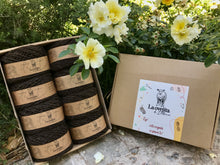 Cargar imagen en el visor de la galería, Caja de Regalo Mediana