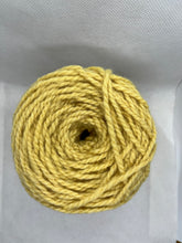 Cargar imagen en el visor de la galería, Ovillo de lana mediana I Cebolla
