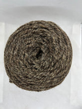 Cargar imagen en el visor de la galería, Ovillo de lana mediana | Durazno
