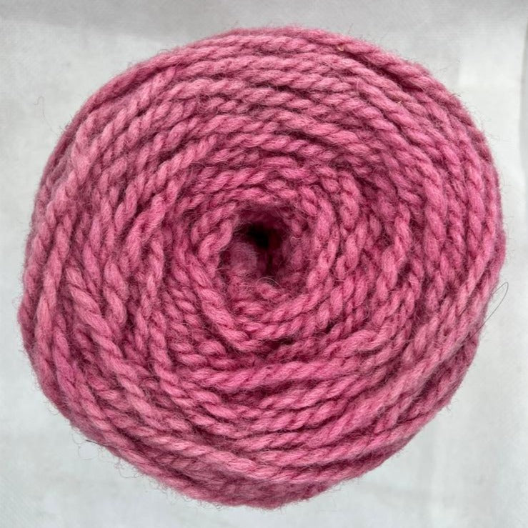 Ovillo de lana mediana | Cochinilla