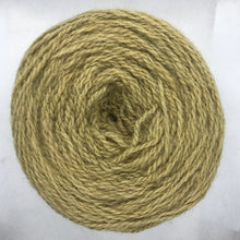 Cargar imagen en el visor de la galería, Ovillo de lana delgada | Nogal y Cebolla
