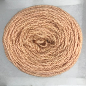 Ovillo de lana delgada | Cebolla y Cochinilla