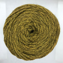 Cargar imagen en el visor de la galería, Ovillo de lana mediana | Quintral
