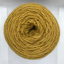 Cargar imagen en el visor de la galería, Ovillo de lana delgada | Quintral
