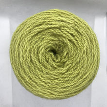 Cargar imagen en el visor de la galería, Ovillo de lana delgada | Zanahoria
