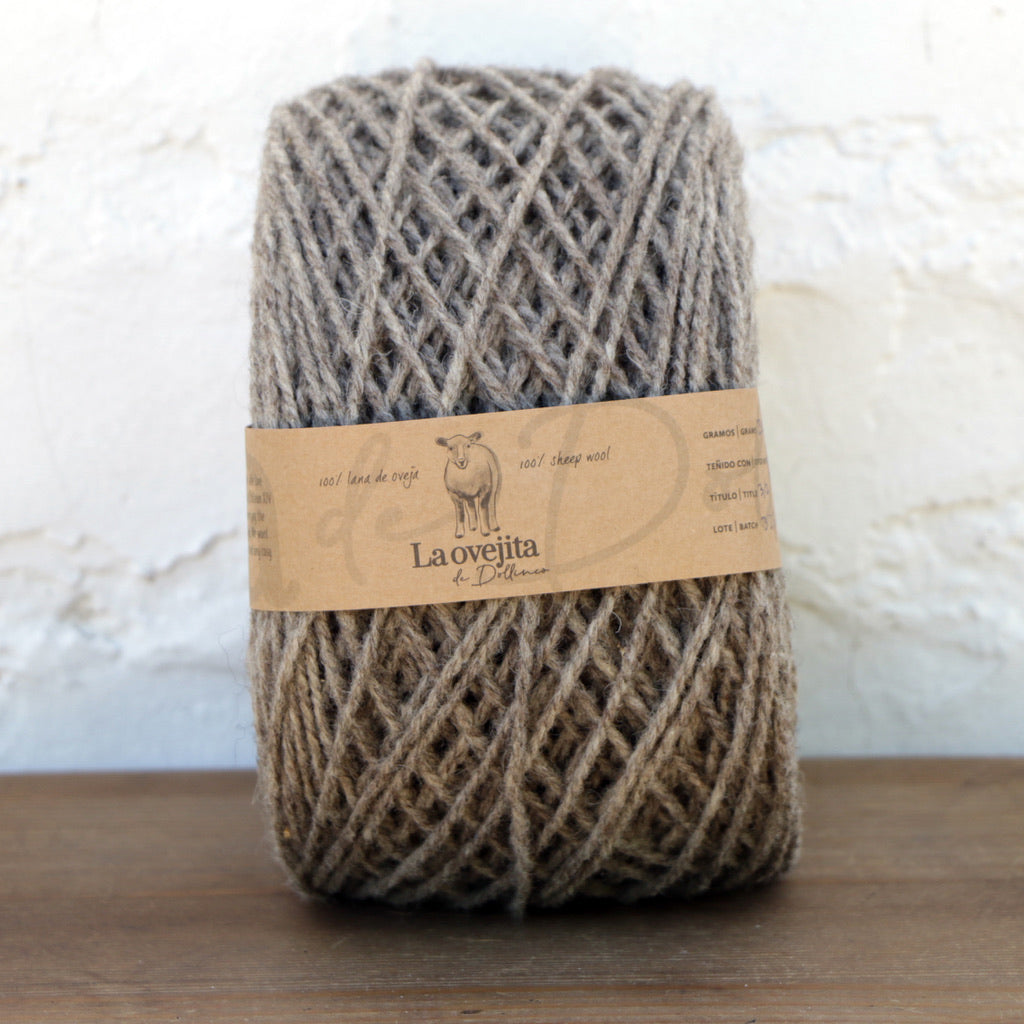 Ovillo de lana mediana  Natural Blanca – La Ovejita de Dollinco
